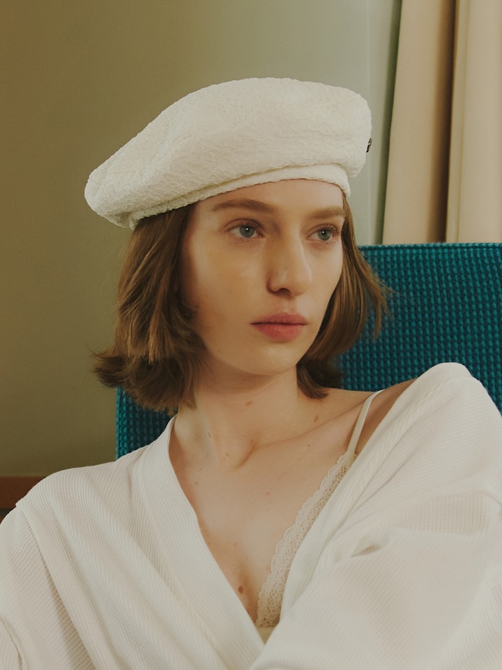 [The shelter] Crinkle beret in ivory