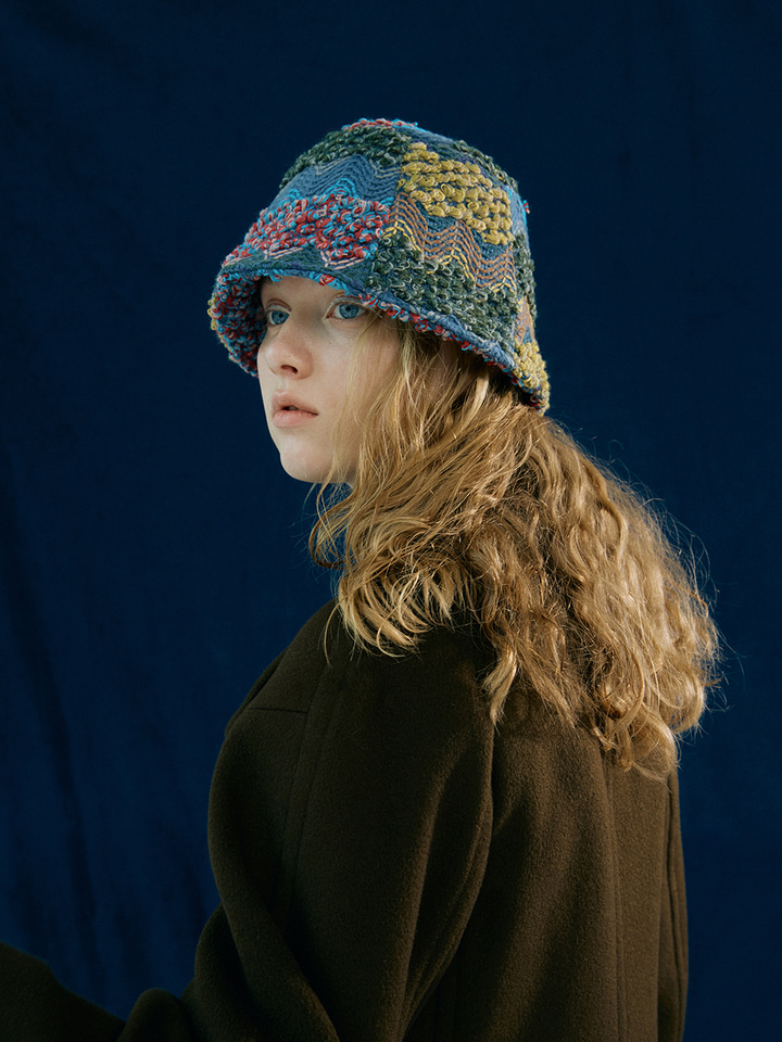 [Let there be light] Knit bucket hat in blue