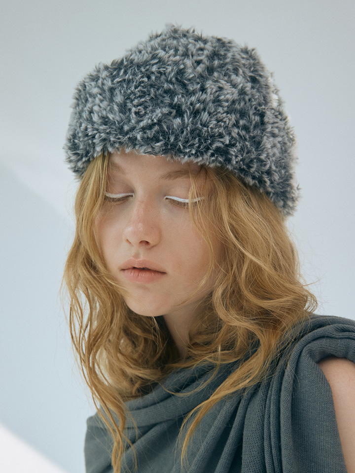 [Let there be light] Fur beanie in Grey
