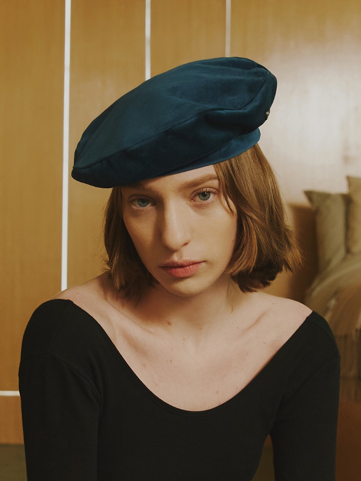 [Let there be light] Velvet beret in blue